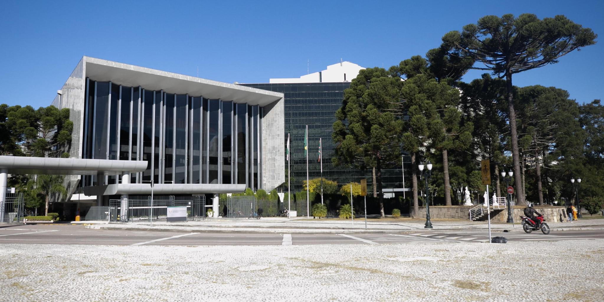 Fiep rejeita nova proposta de aumento de custos cartoriais em tramitação na Alep