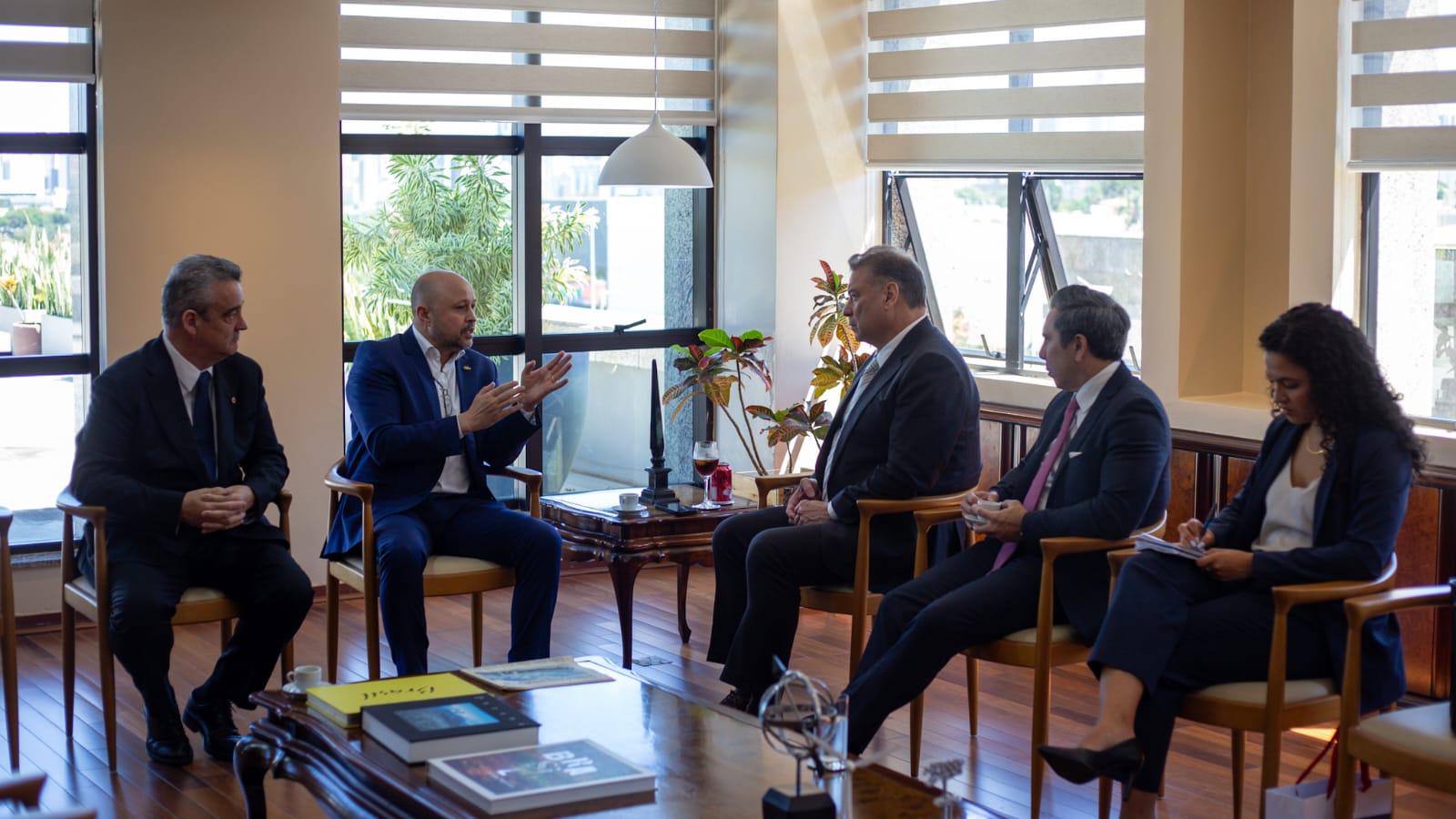 Fiep reúne empresários do Paraná e representantes dos Estados Unidos em Curitiba