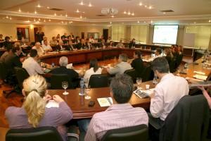 Mais de 80 pessoas participaram da reunio, que trouxe para a discusso as entidades do comrcio