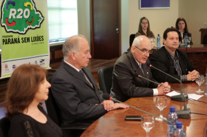 Barion destaca a parceria entre poder pblico e setor produtivo no gerenciamento de resduos slidos.